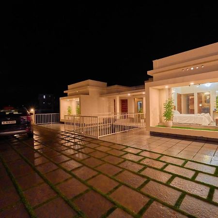 Glen Castle Vagamon Pool Resort By Voye Homes Extérieur photo