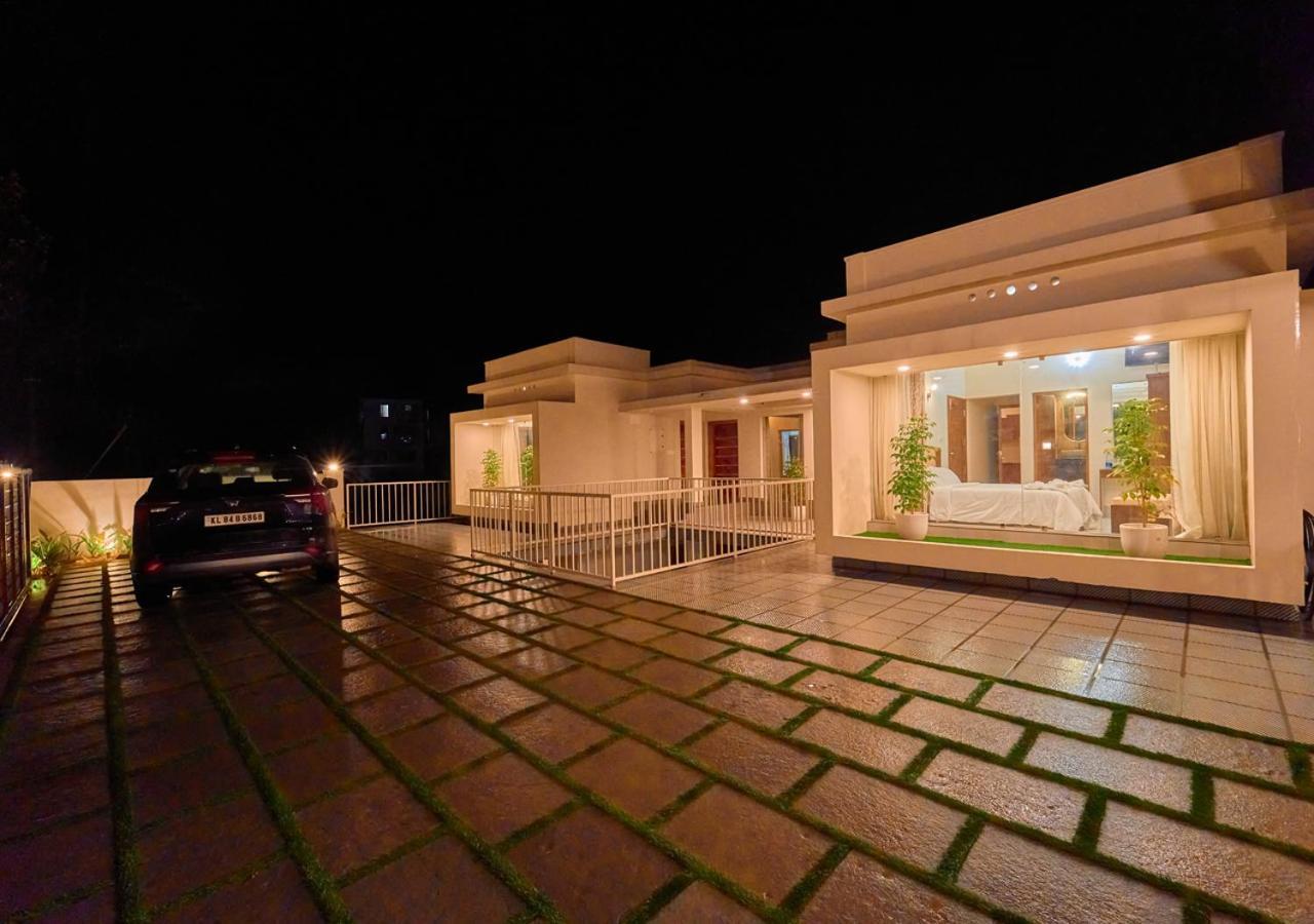 Glen Castle Vagamon Pool Resort By Voye Homes Extérieur photo
