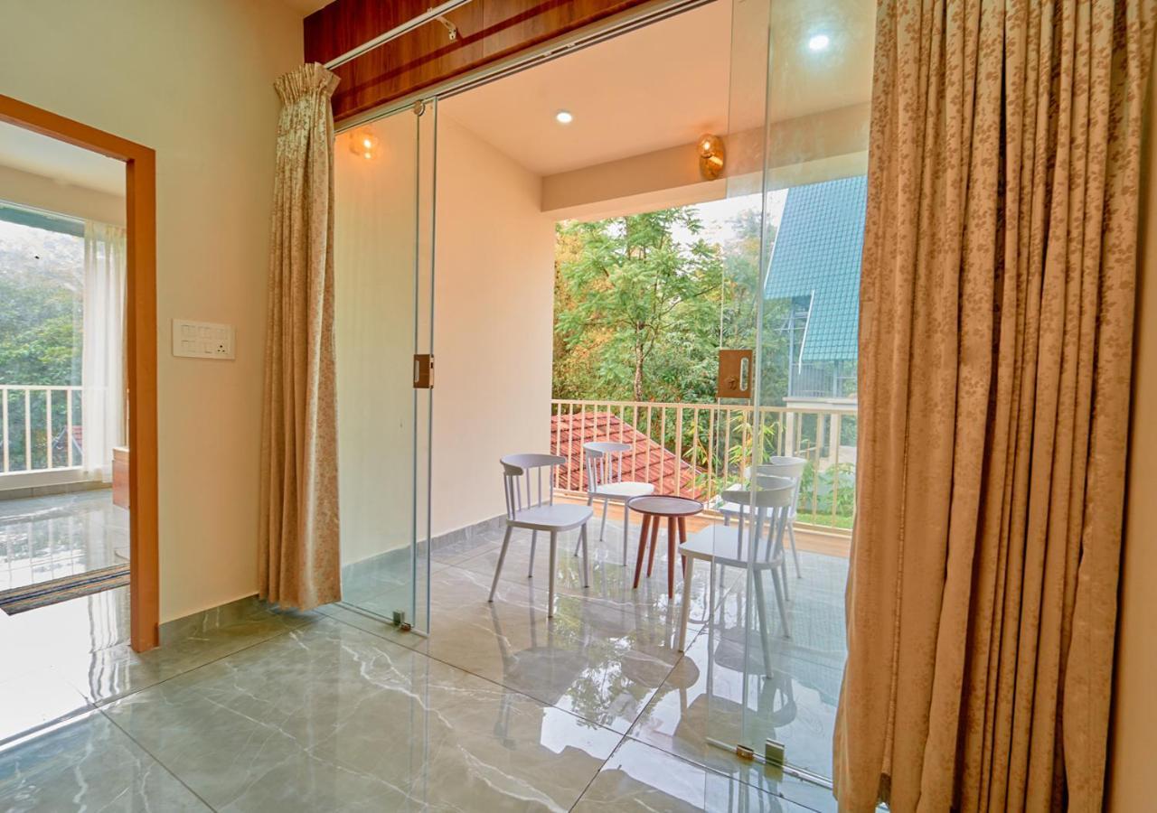 Glen Castle Vagamon Pool Resort By Voye Homes Extérieur photo