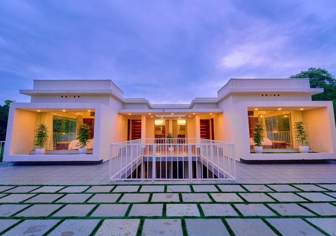 Glen Castle Vagamon Pool Resort By Voye Homes Extérieur photo