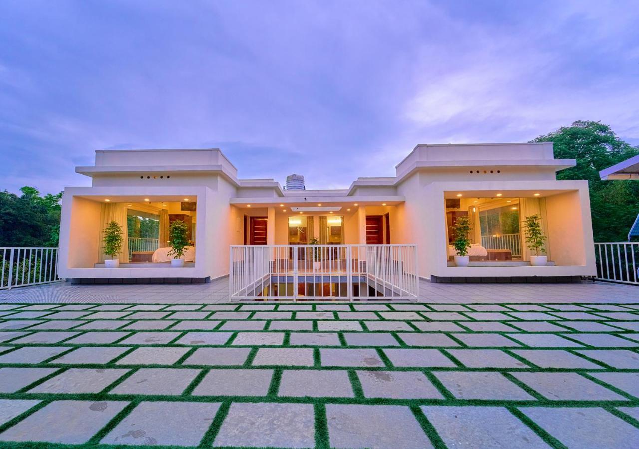 Glen Castle Vagamon Pool Resort By Voye Homes Extérieur photo