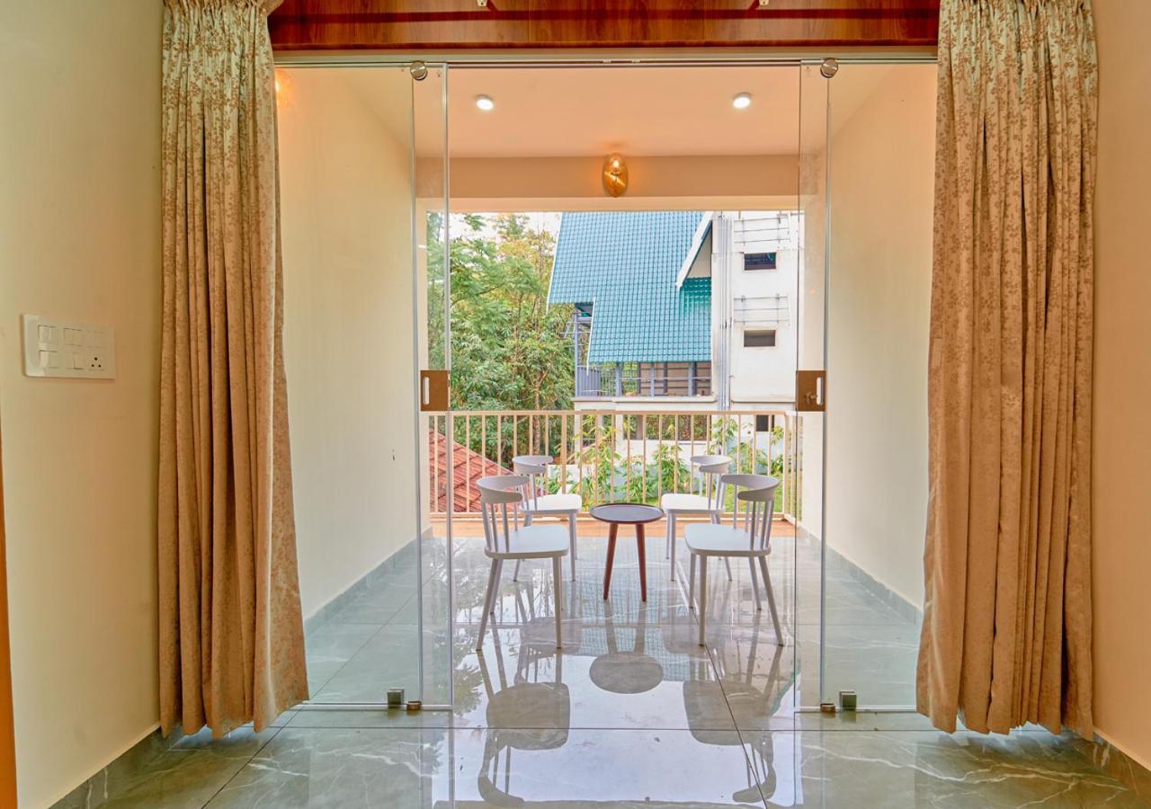 Glen Castle Vagamon Pool Resort By Voye Homes Extérieur photo